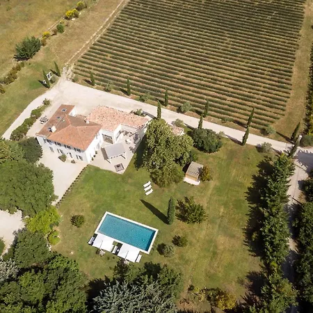 Les Chambres Romantiques - Jacuzzi Privatif, Domaine Aixois D'exception Gasthof