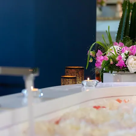 Les Chambres Romantiques - Jacuzzi Privatif, Domaine Aixois D'exception *